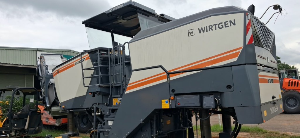 RR Construction Acquires Sri Lanka's First Brand New Wirtgen Milling Machine