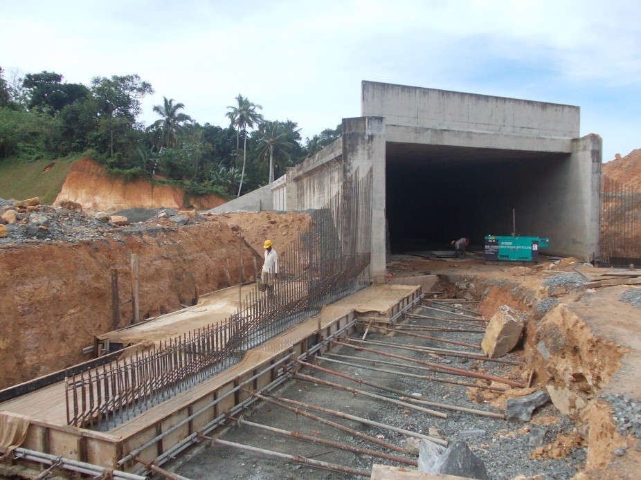 Southern Transport Development Project-Structure construction from 50+000km to 57+000km - RR Construction Sri Lanka